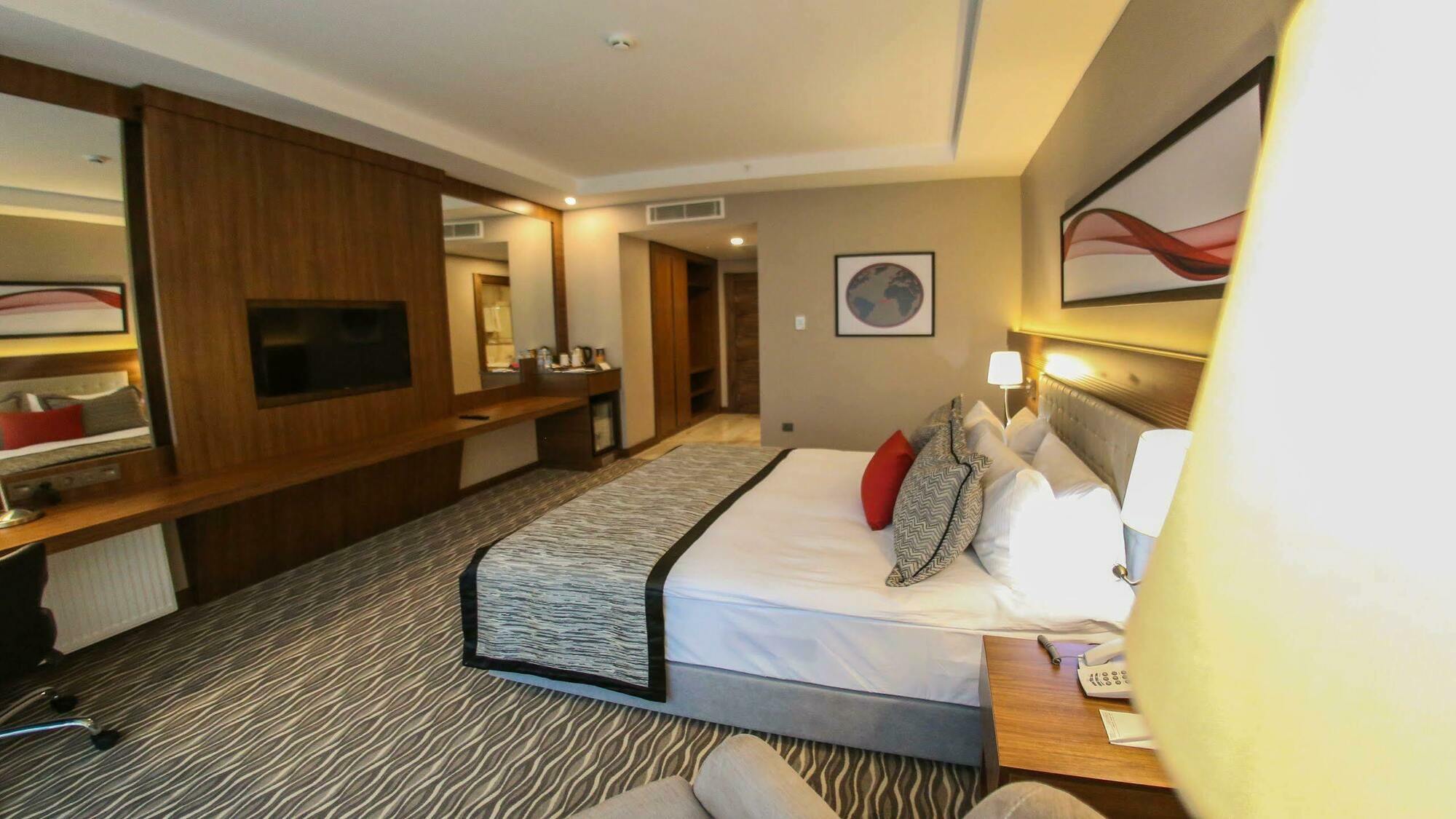 Ramada By Wyndham Nigde Hotel Ngoại thất bức ảnh